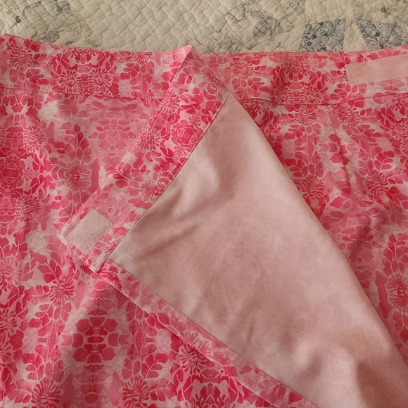 Rip Skirt Hawaii Skirt Length 4 Size XL Bright Pink And White Pattern - Picture 3 of 3